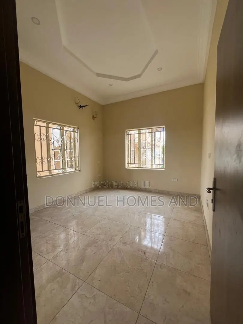2bdrm Block of Flats in Lekki Phase 1 for rent in Lekki Phase 1