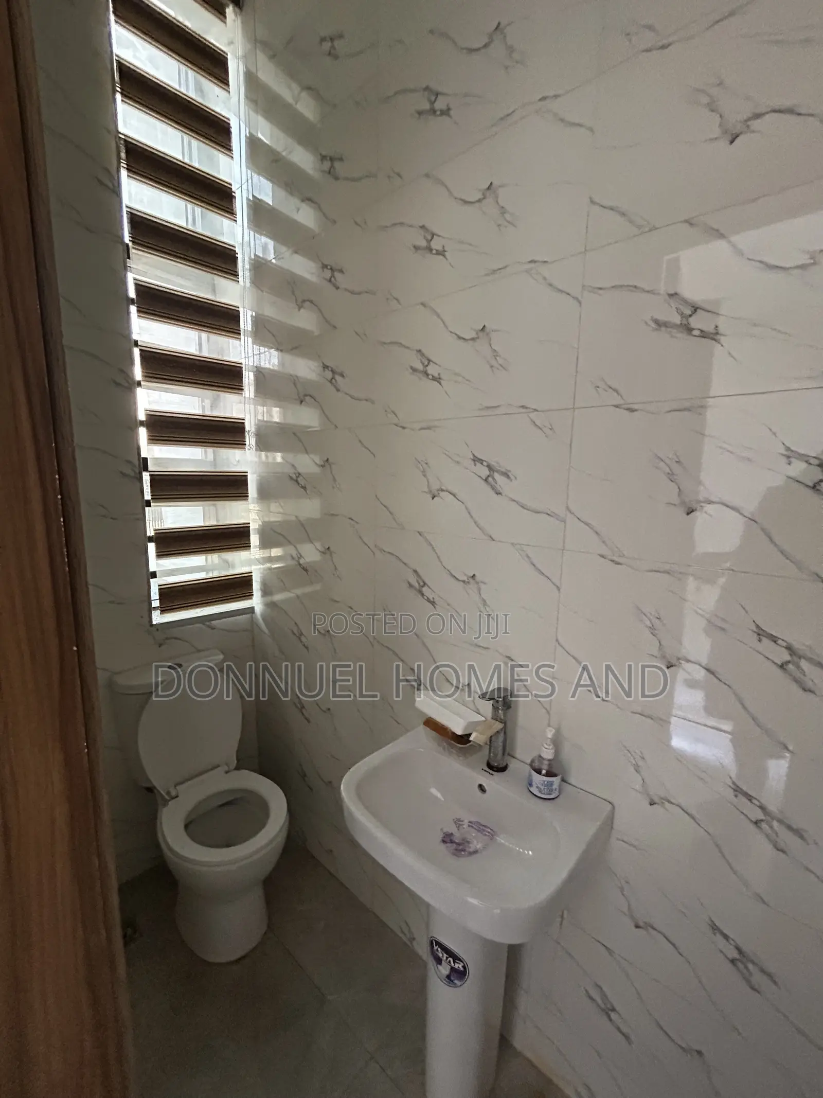 4bdrm Duplex in Ikota for rent in Ikota