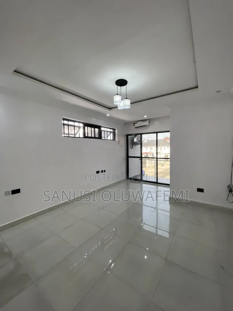 3bdrm Block of Flats in Awolowo Road for rent in Awolowo Road