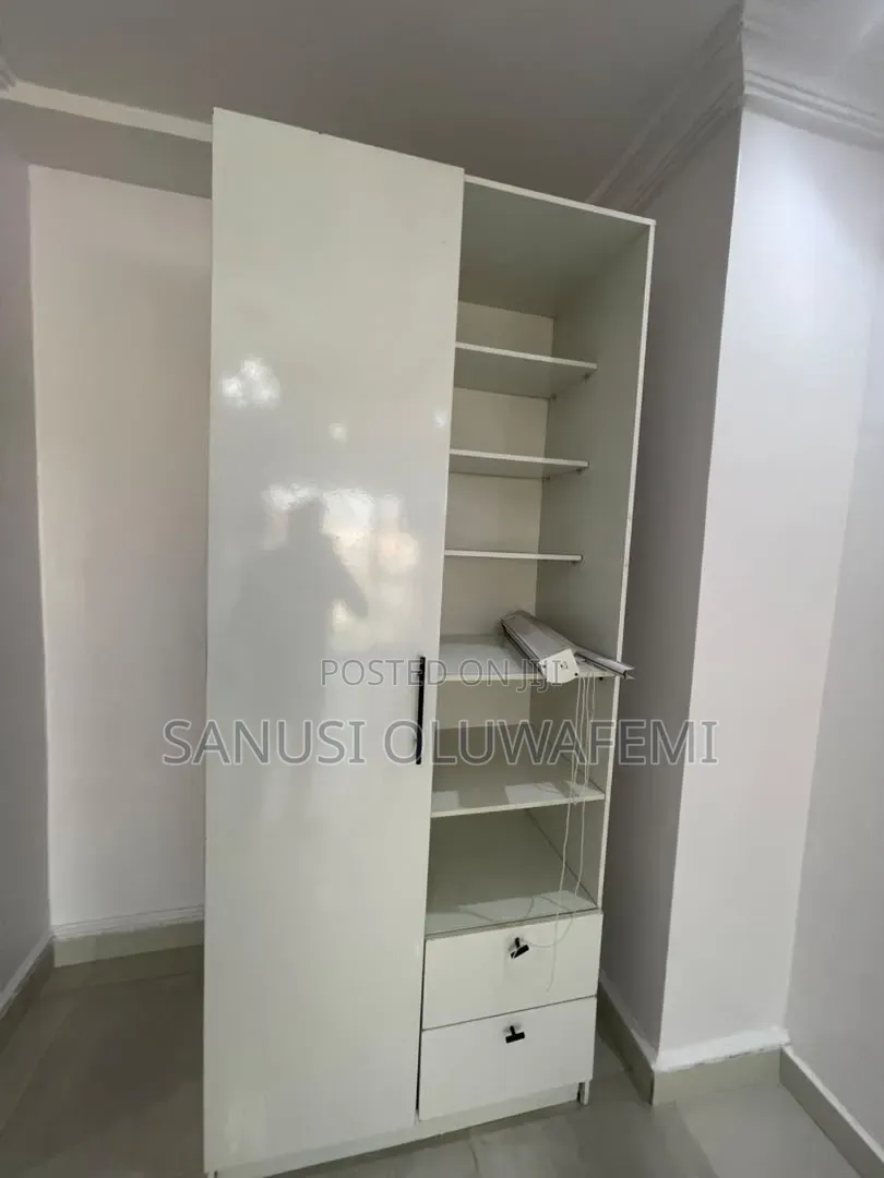 3bdrm Block of Flats in Awolowo Road for rent in Awolowo Road