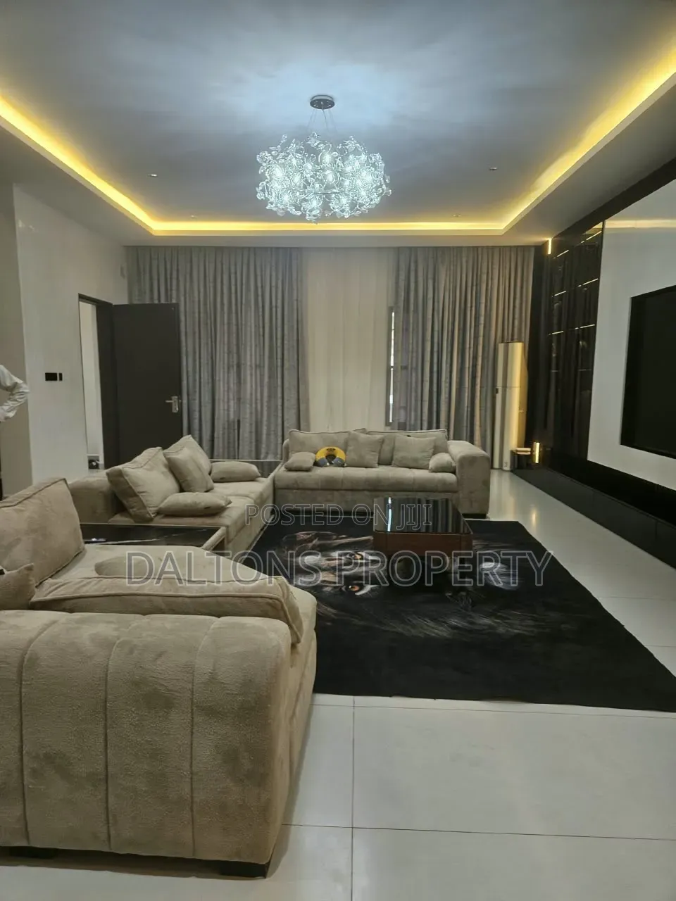 Furnished 5bdrm Duplex in Luxury Living, Sabon Lugbe for sale in Sabon Lugbe