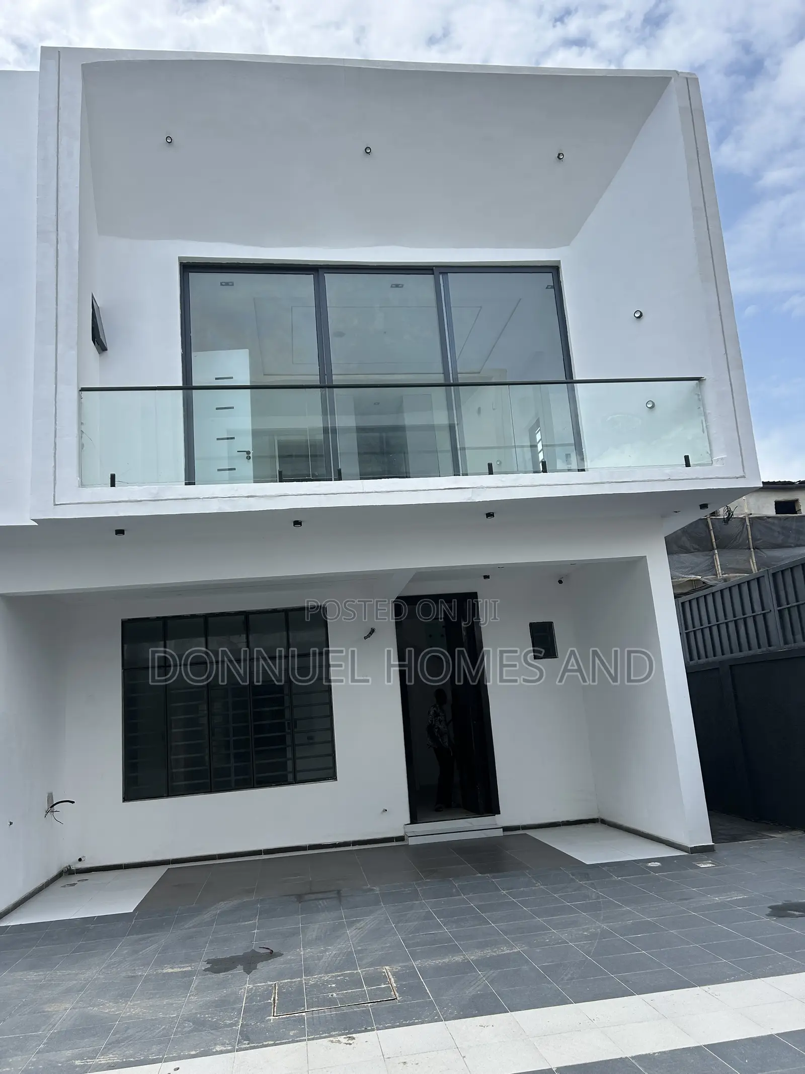 4bdrm Townhouse/Terrace in Ikota for sale in Ikota
