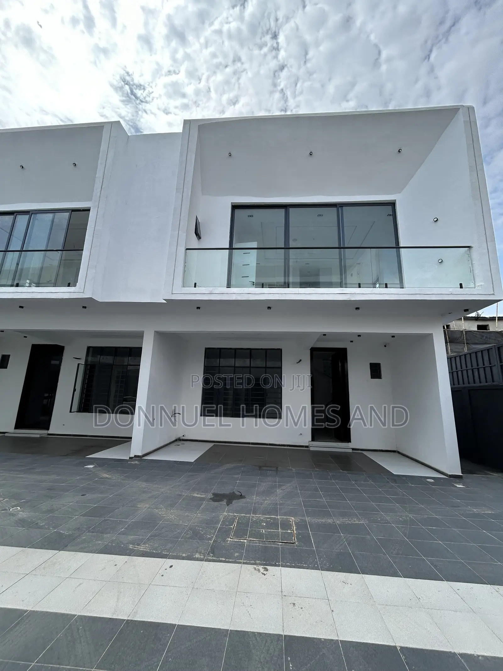 4bdrm Townhouse/Terrace in Ikota for sale in Ikota