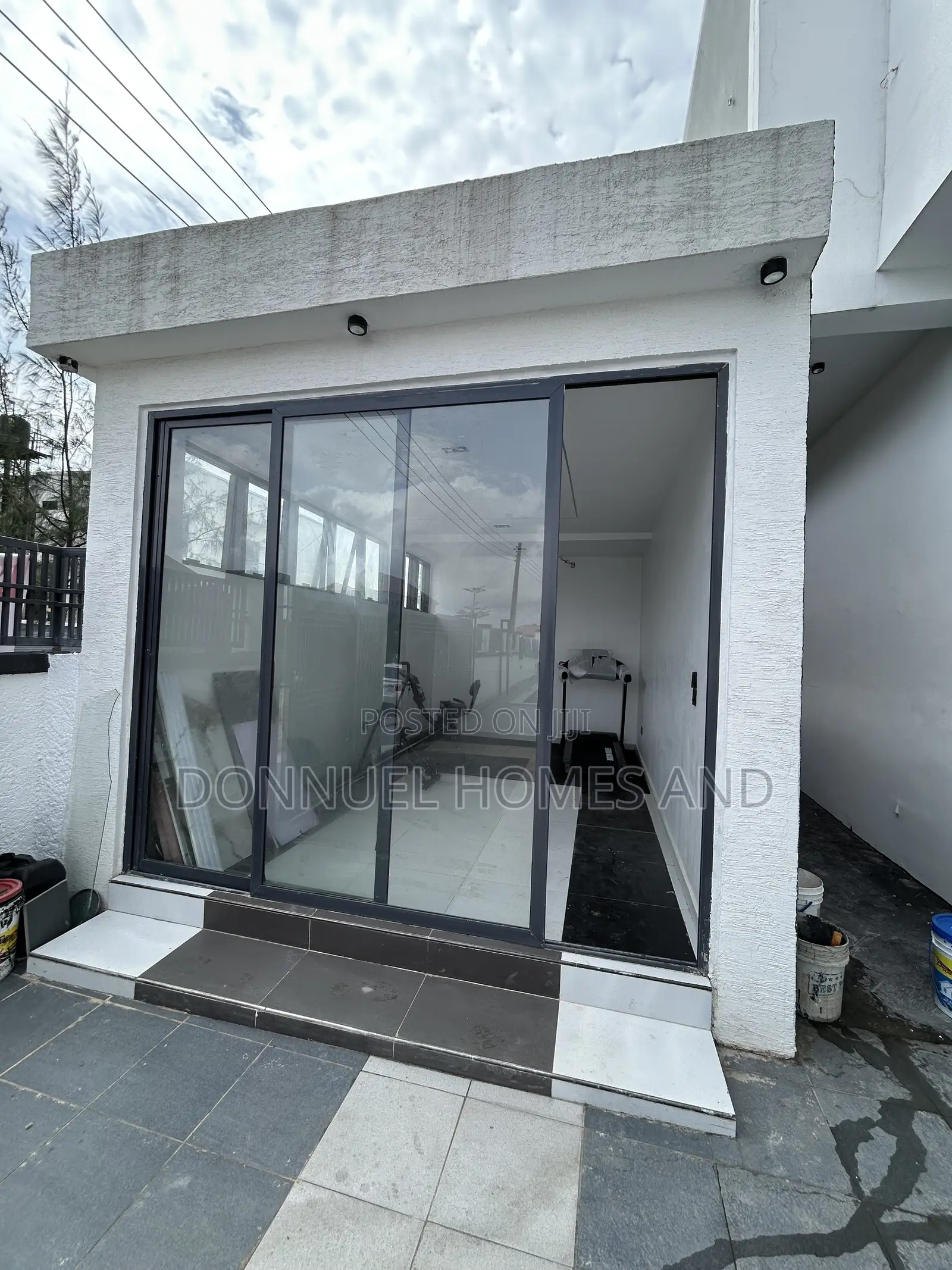 4bdrm Townhouse/Terrace in Ikota for sale in Ikota