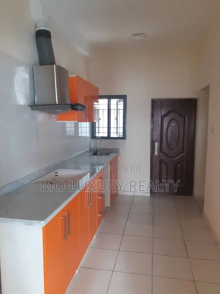 3bdrm Townhouse / Terrace in Chevron for rent in Chevron