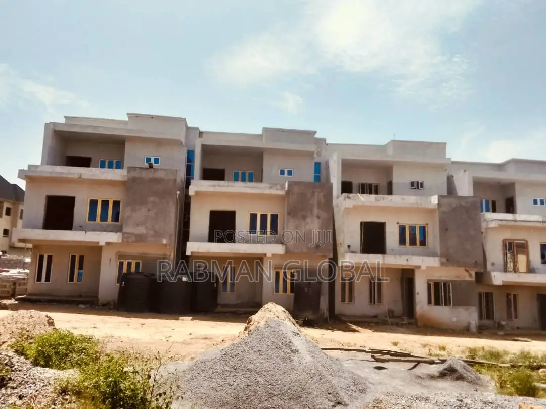 4bdrm Duplex in Apo Resettlement for sale in Apo Resettlement