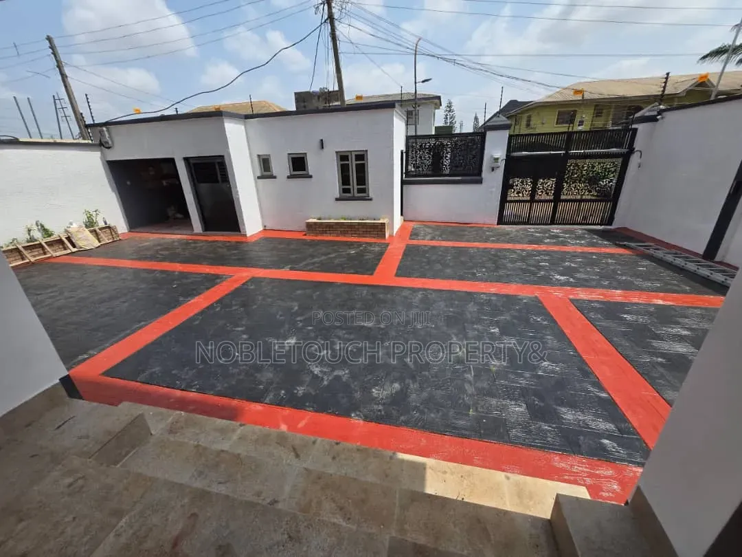 7bdrm Duplex in Egbeda Lagos for sale in Egbeda
