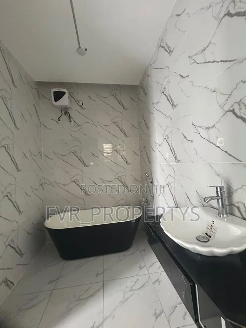 4bdrm Duplex in Orchid Estate, Ikota for rent in Ikota
