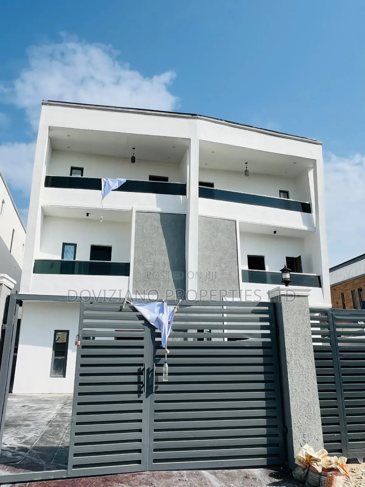 4bdrm Duplex in Ikota for sale in Ikota