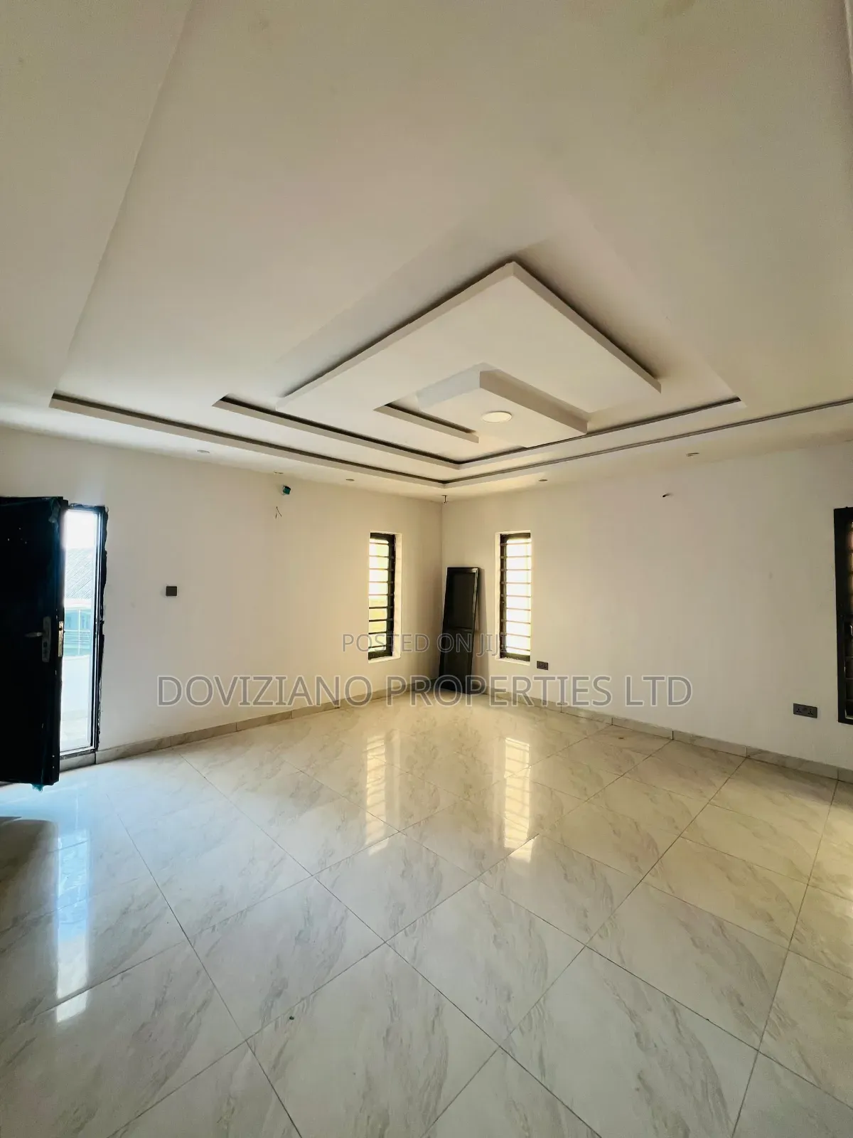 4bdrm Duplex in Ikota for sale in Ikota