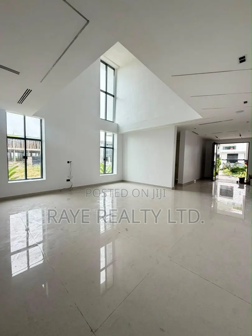 5bdrm Duplex in Ikate for sale in Ikate
