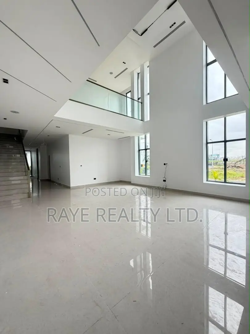 5bdrm Duplex in Ikate for sale in Ikate