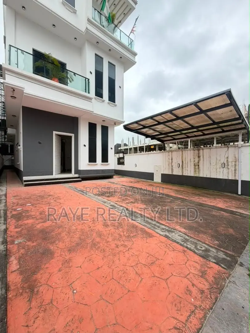 5bdrm Duplex in Ikate for sale in Ikate