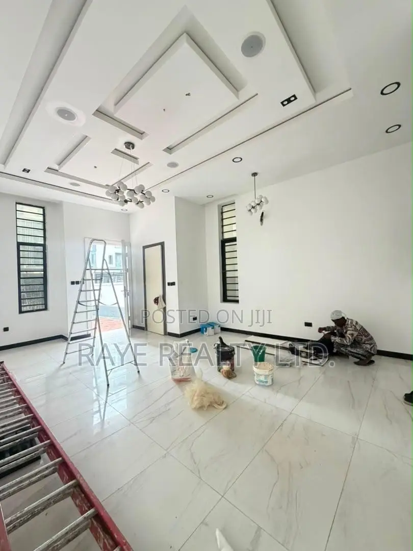 5bdrm Duplex in Ikate for sale in Ikate