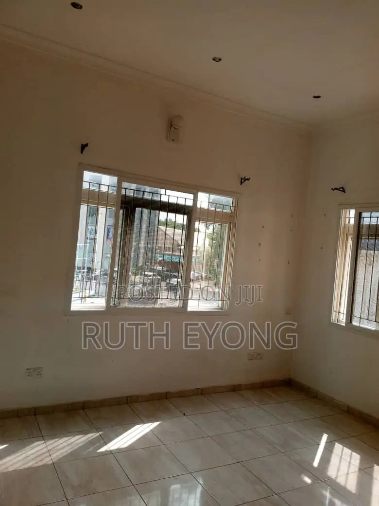 5bdrm Duplex in Ikota for rent in Ikota