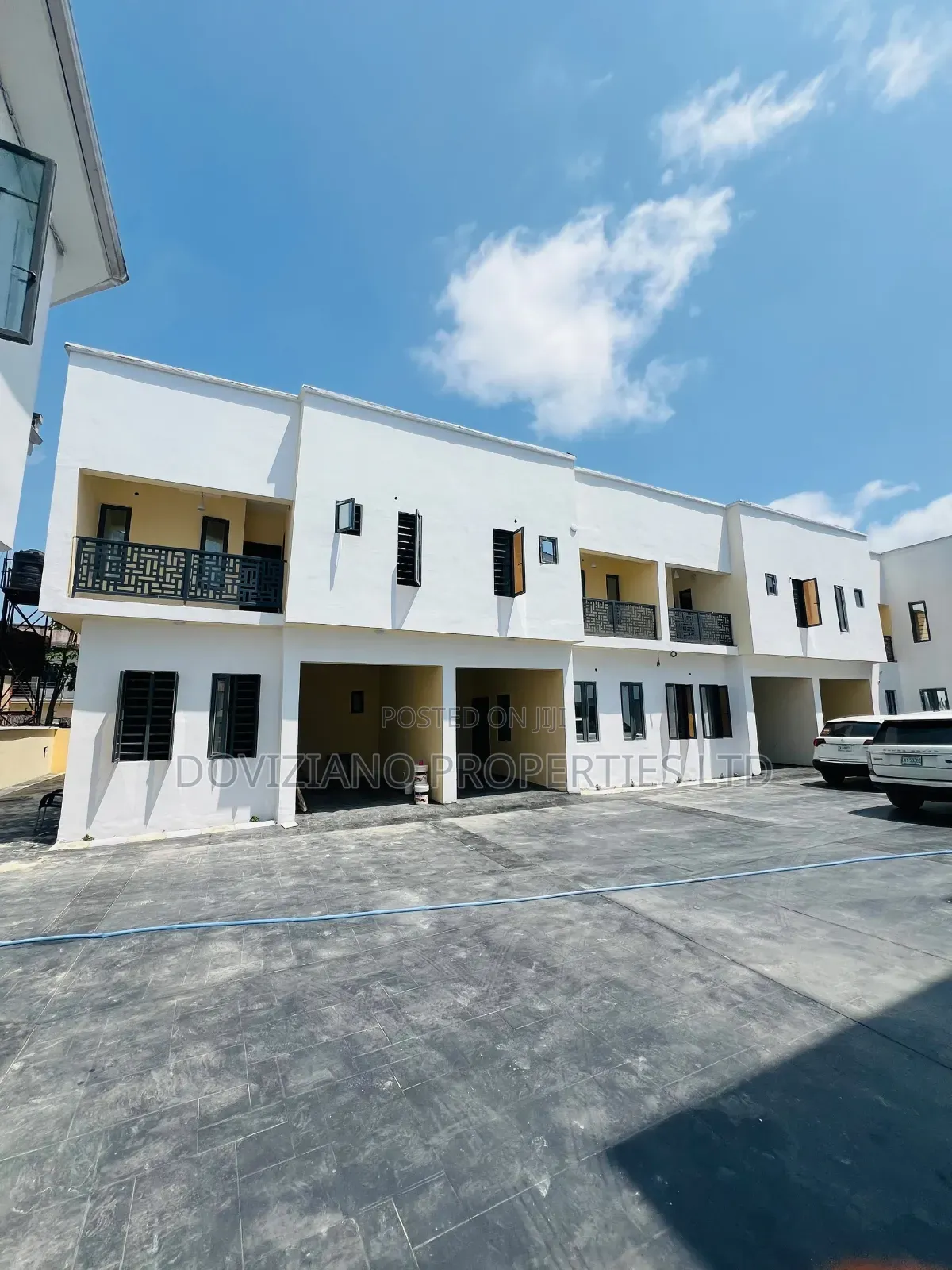 2bdrm Apartment in Off Lekki-Epe Expressway for sale in Off Lekki-Epe Expressway