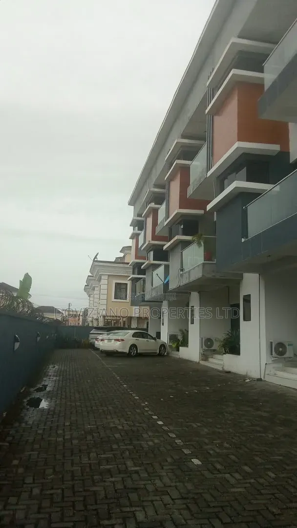 Furnished 4bdrm Duplex in Lekki Phase 1 for rent in Lekki Phase 1