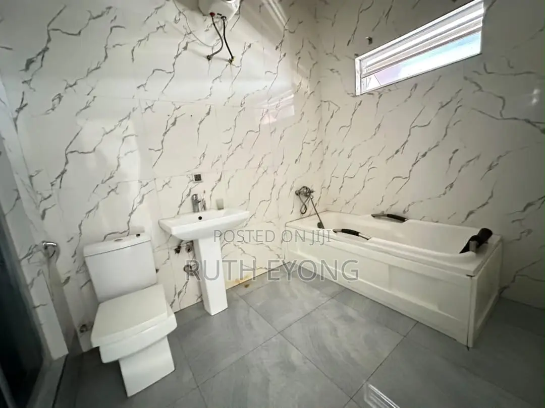 4bdrm Townhouse / Terrace in Lekki Phase 2 for rent in Lekki Phase 2