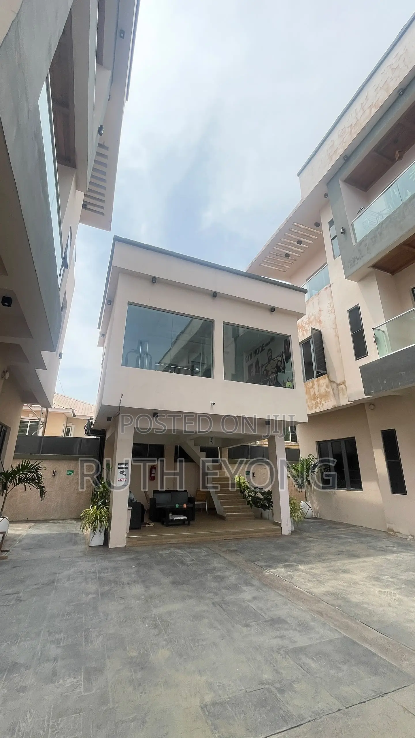 2bdrm Apartment in Lekki Phase 2 for rent in Lekki Phase 2