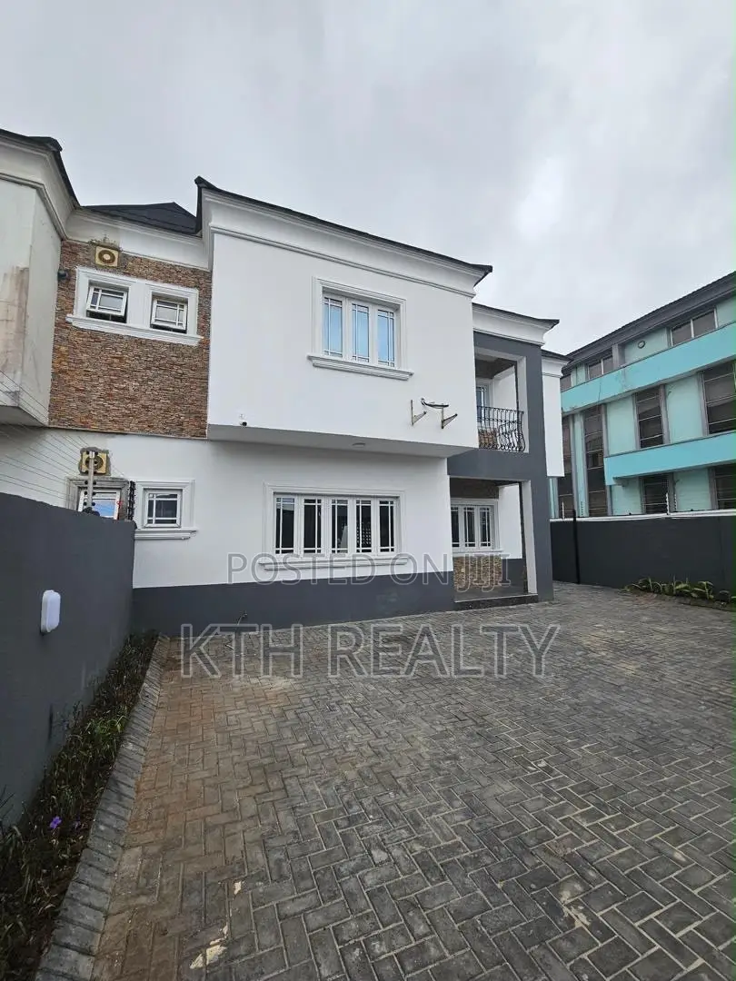 4bdrm Duplex in Lekki Phase 1 for rent in Lekki Phase 1