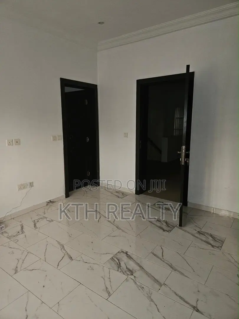 4bdrm Duplex in Lekki Phase 1 for rent in Lekki Phase 1