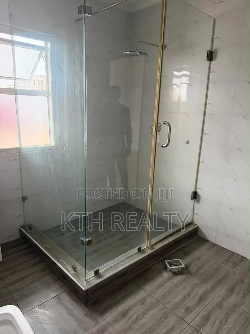 3bdrm Townhouse / Terrace in Lekki Phase 1 for rent in Lekki Phase 1