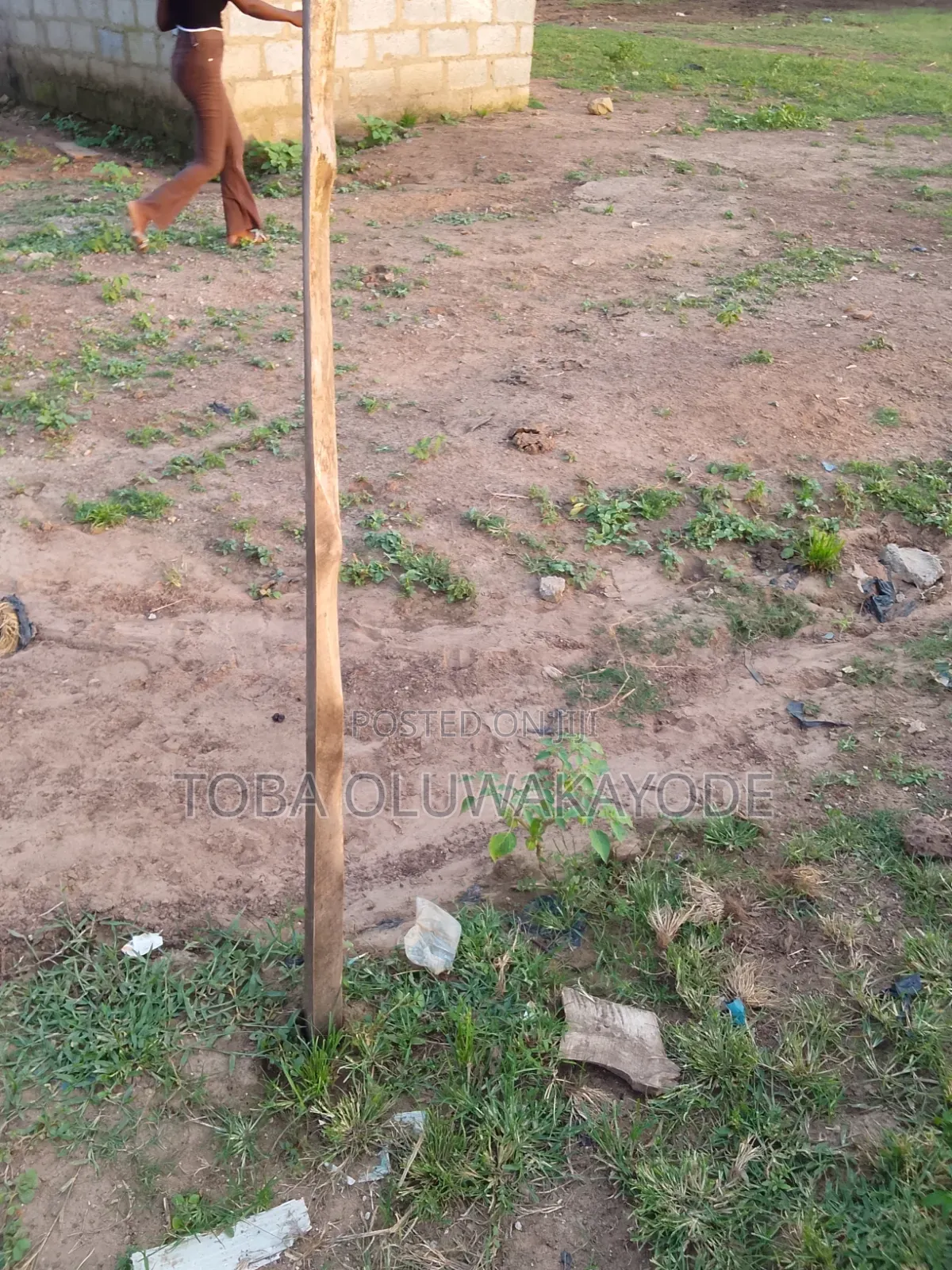 Flat Land Measuring 30x25ft for Sale! in Kiami