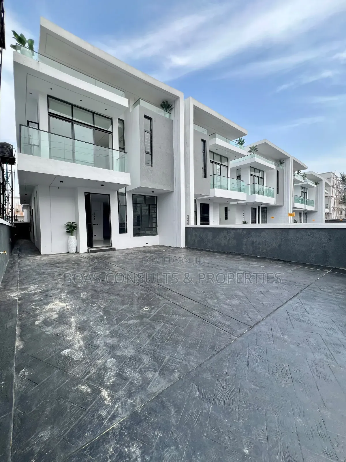 4bdrm Duplex in Ikota for sale in Ikota