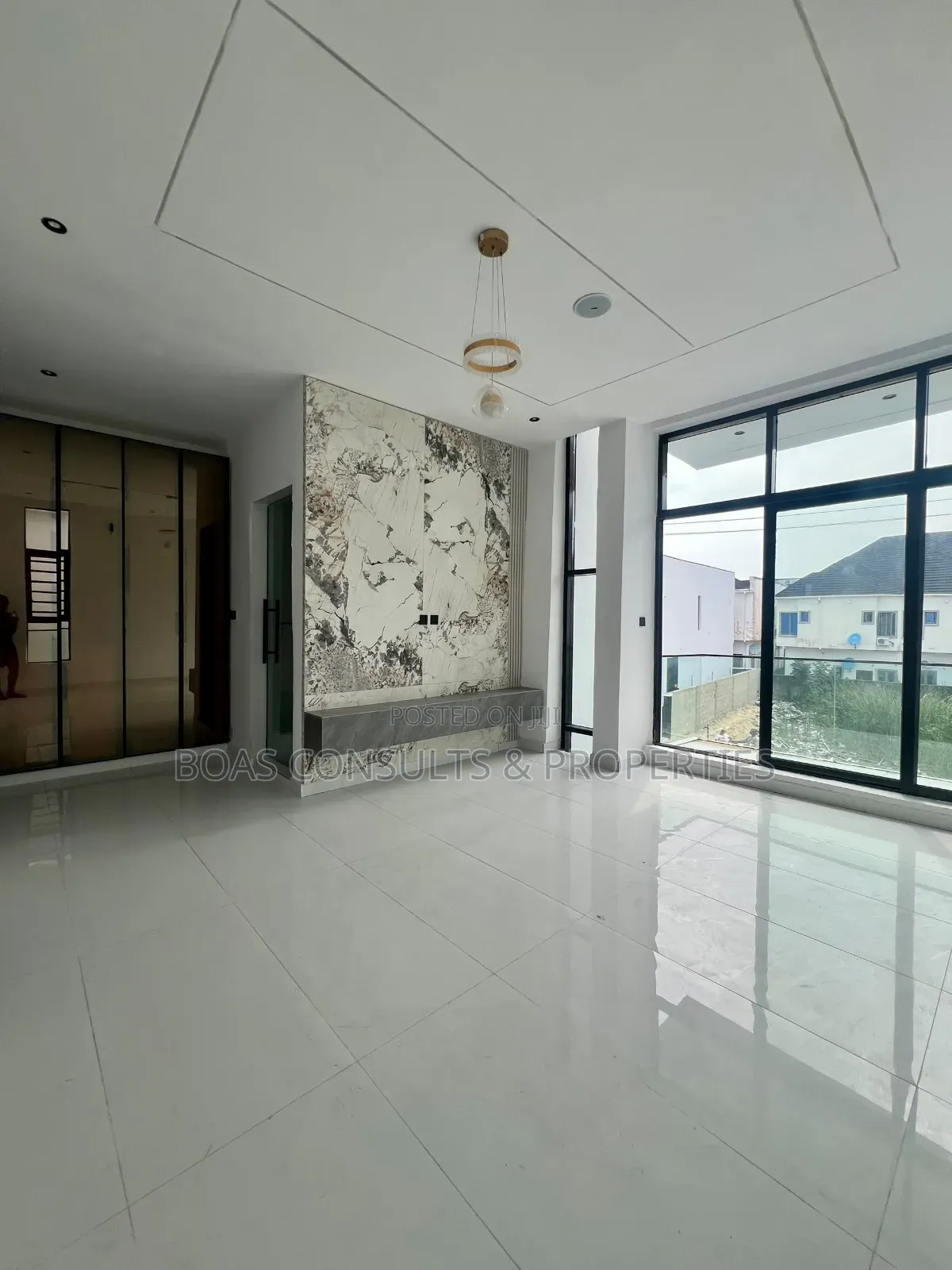 4bdrm Duplex in Ikota for sale in Ikota