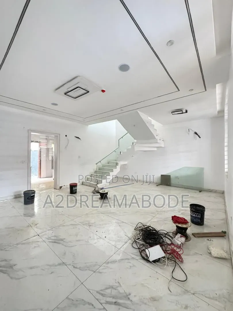 4bdrm Duplex in Ogudu Gra for sale in Ogudu GRA