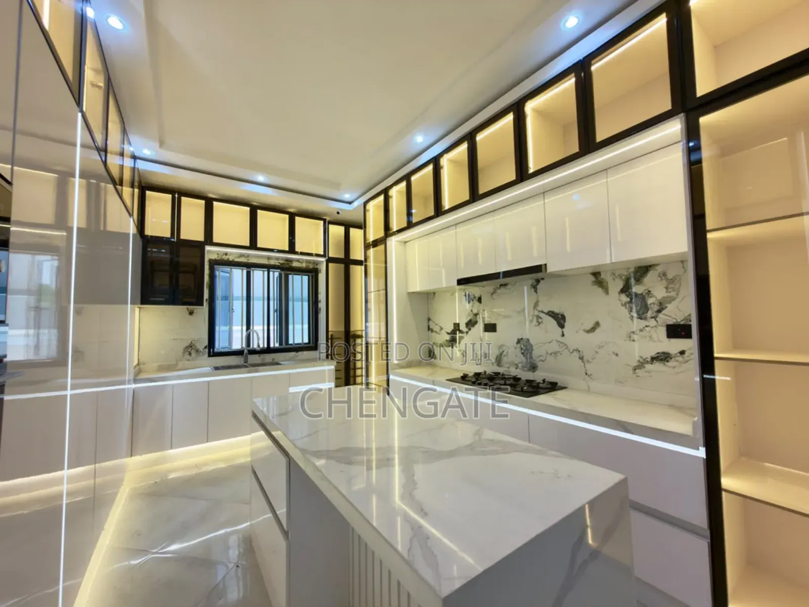 6bdrm Duplex in Lekki Phase 1 for sale in Lekki Phase 1