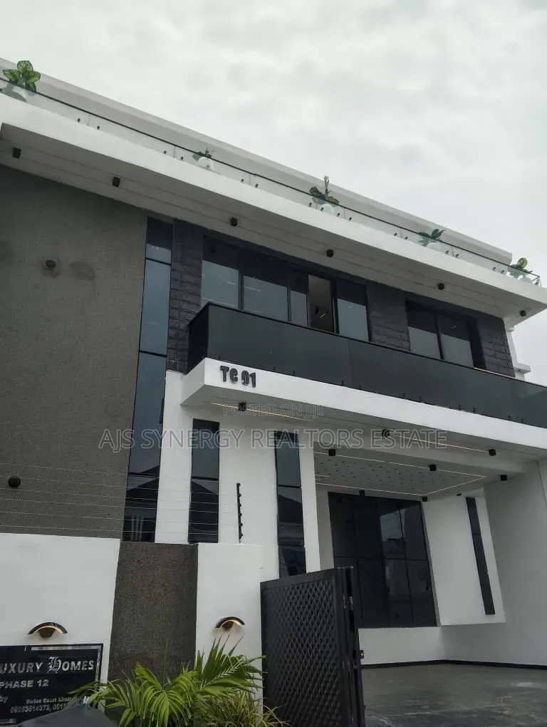 5bdrm Duplex in Ado / Ajah for sale in Ado / Ajah