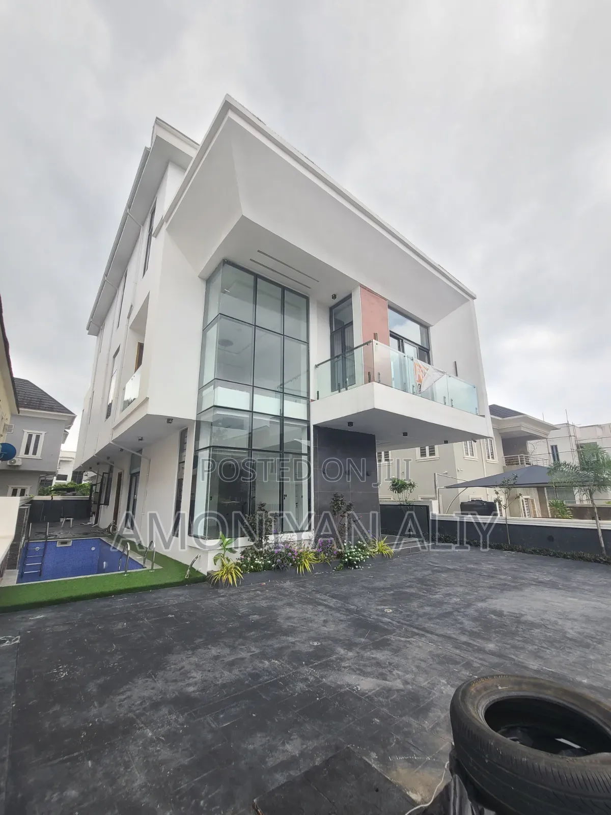 5bdrm Mansion in Megamond, Ikota for sale in Ikota