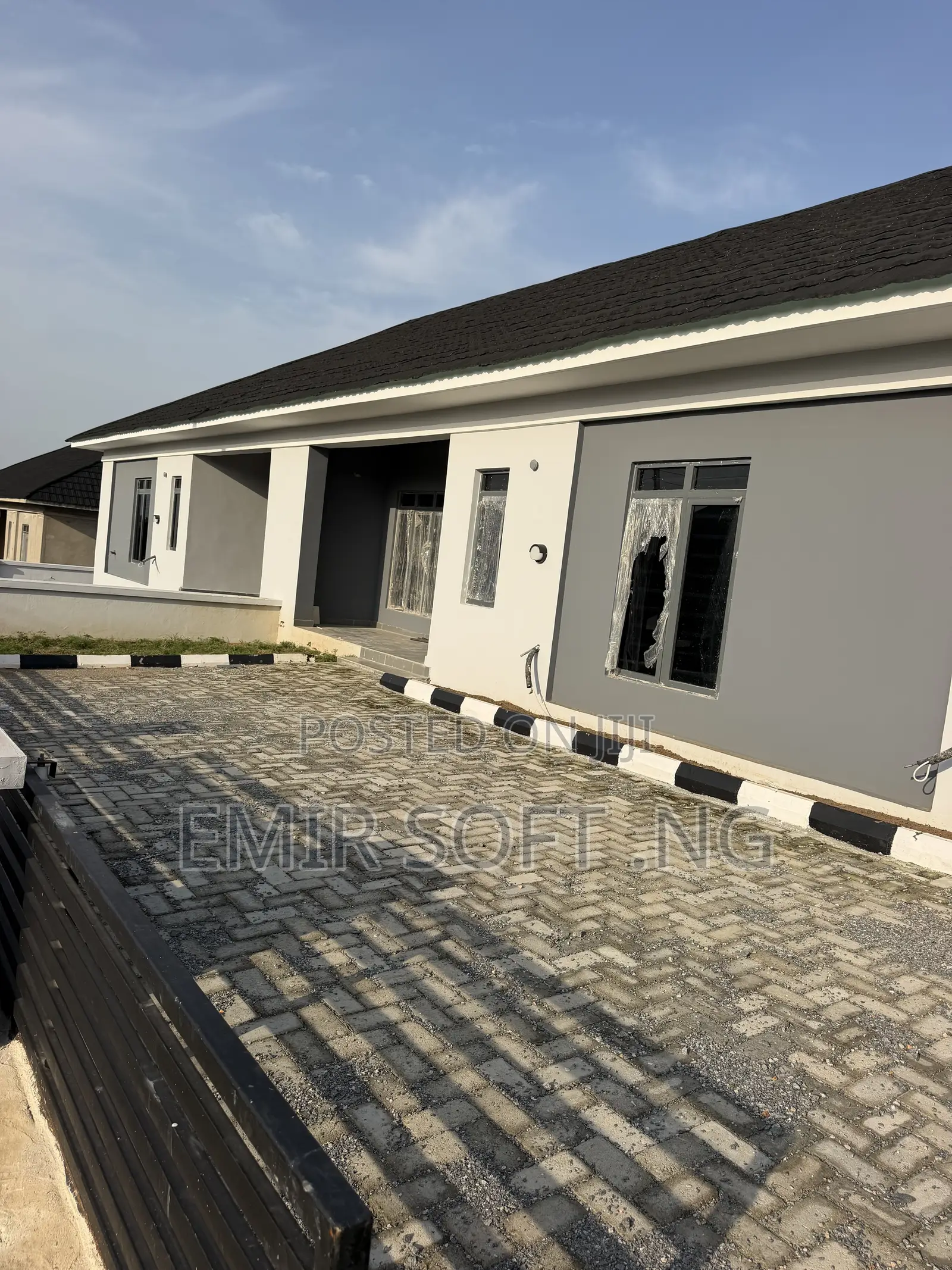 2bdrm Bungalow in Fort Court, Akala Express for sale in Akala Express