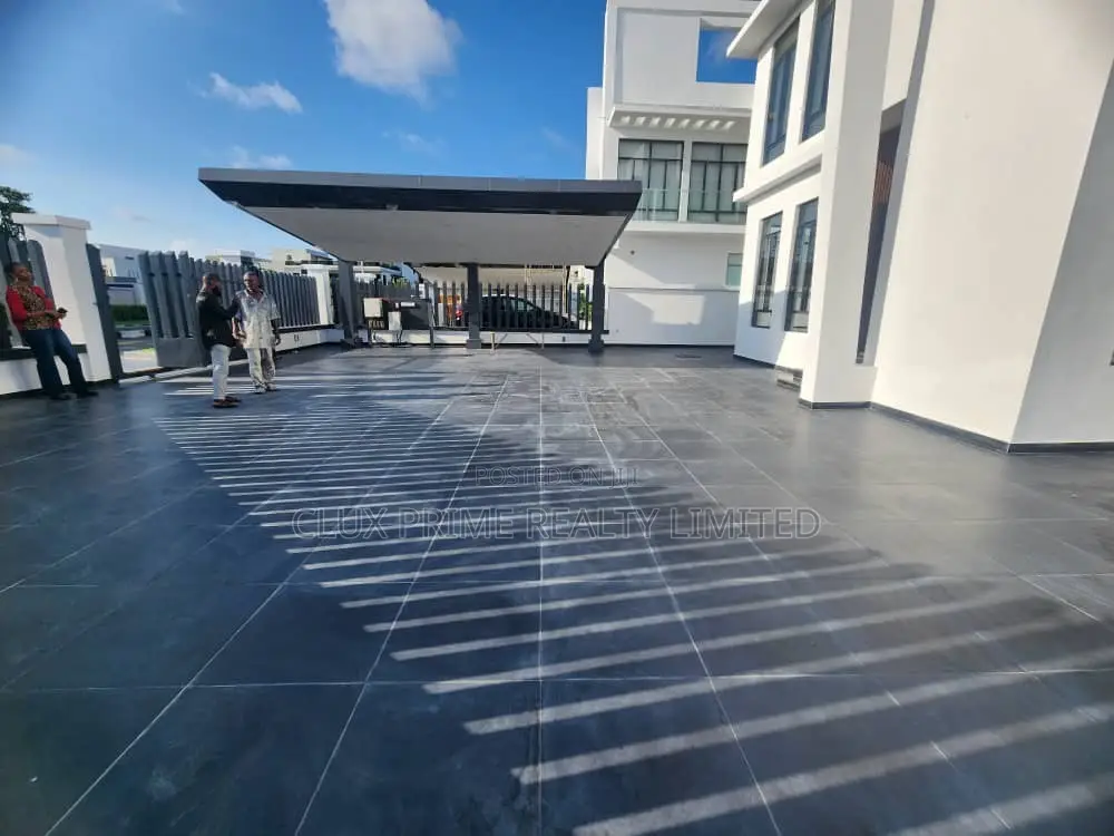 5bdrm Duplex in Osapa london for sale in Osapa london