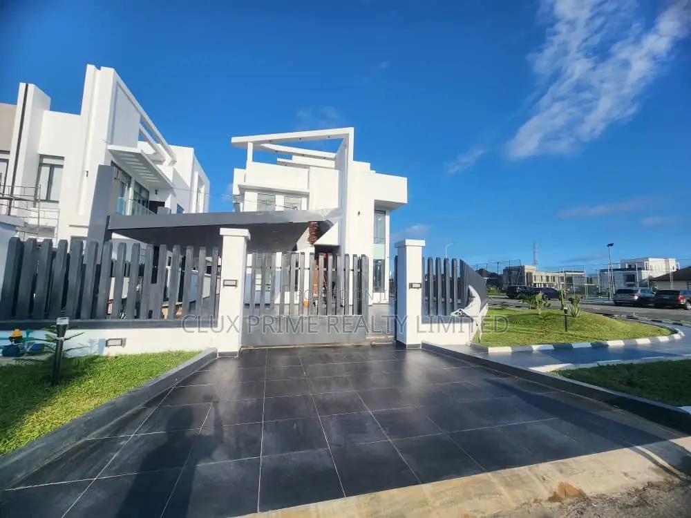 5bdrm Duplex in Osapa london for sale in Osapa london