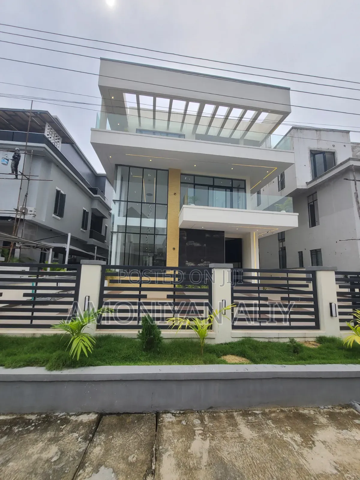 5bdrm Duplex in Megamond Estate, Ikota for sale in Ikota