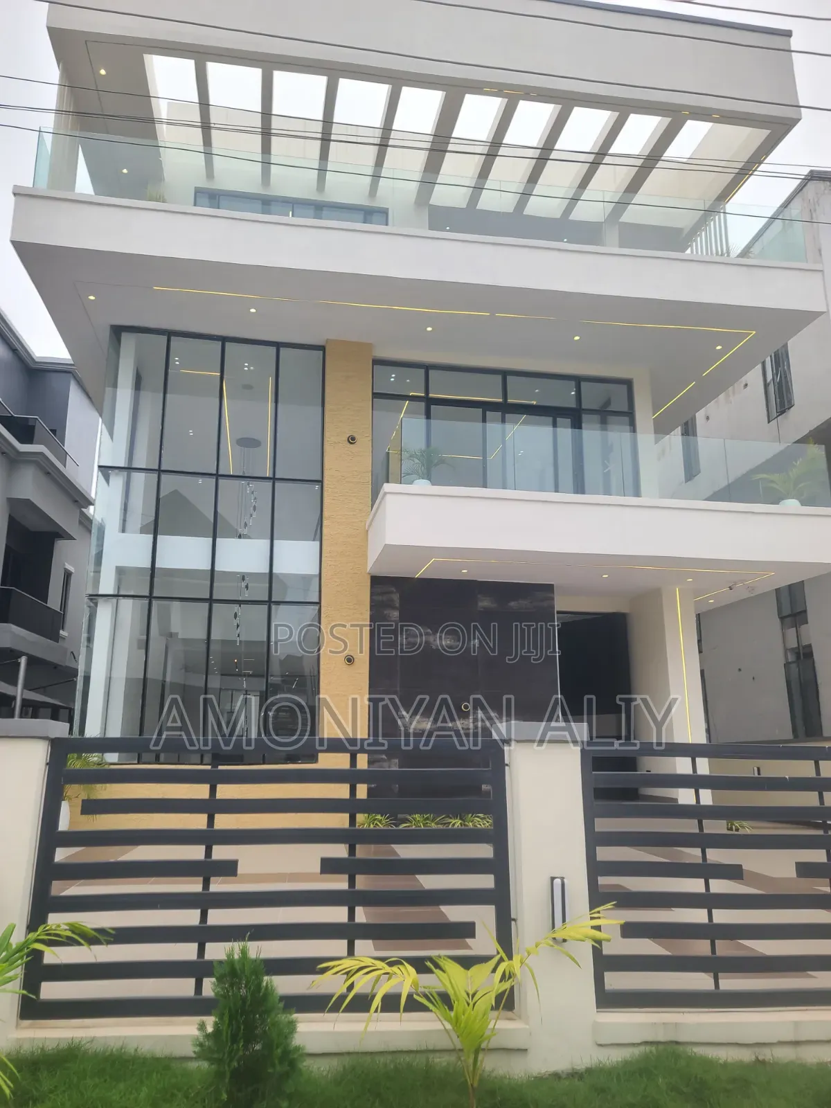 5bdrm Duplex in Megamond Estate, Ikota for sale in Ikota