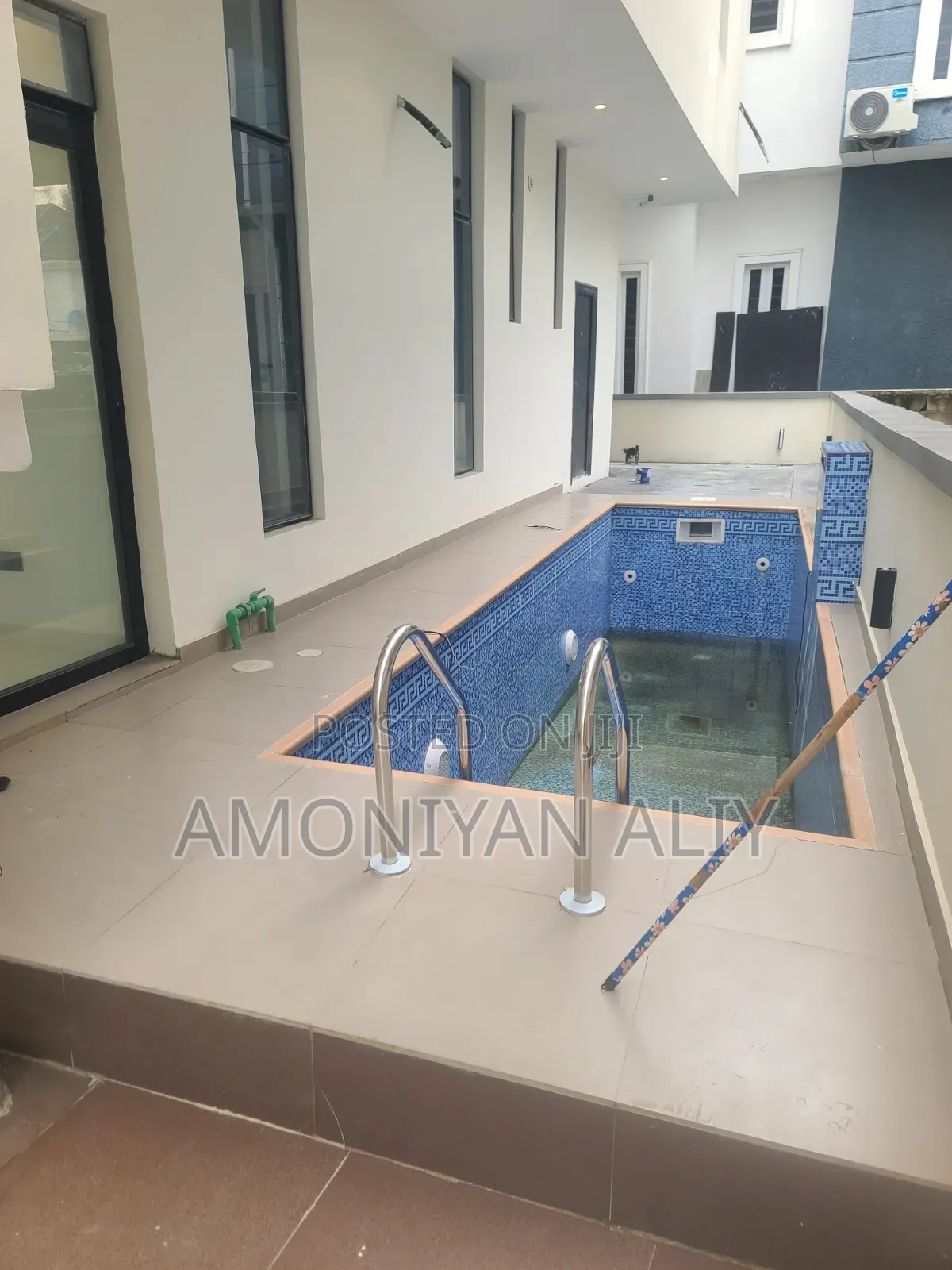5bdrm Duplex in Megamond Estate, Ikota for sale in Ikota