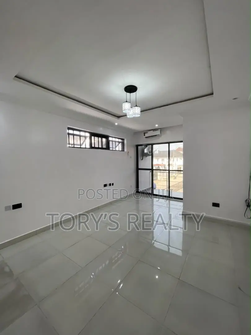 2bdrm Apartment in Lekki Phase 1 for rent in Lekki Phase 1