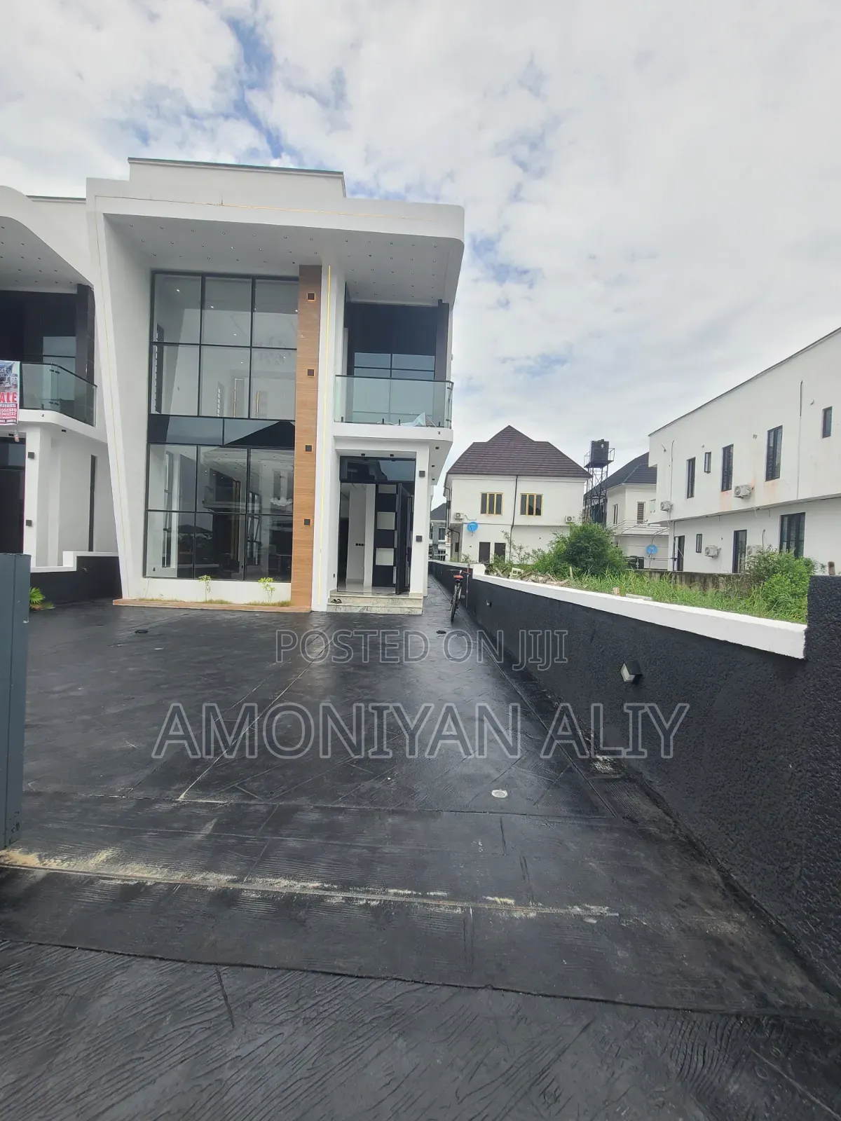 5bdrm Duplex in Megamond Estate, Ikota for sale in Ikota