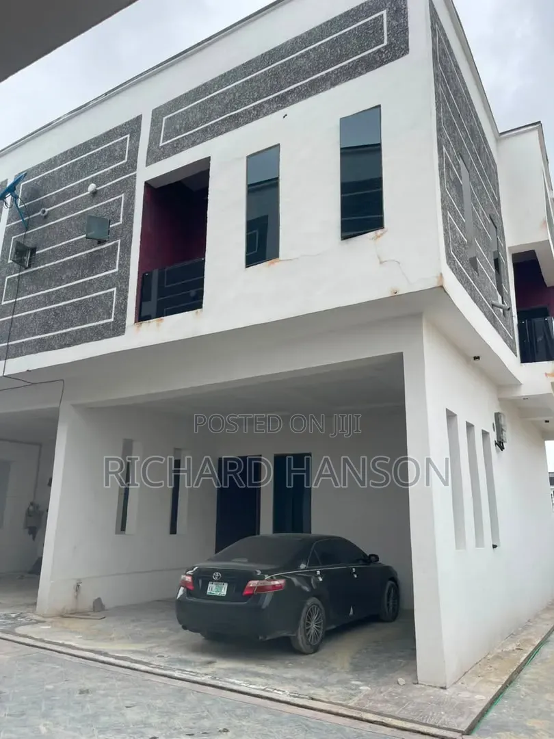 3bdrm Duplex in Non Flooded, Off Lekki-Epe Expressway for rent in Off Lekki-Epe Expressway