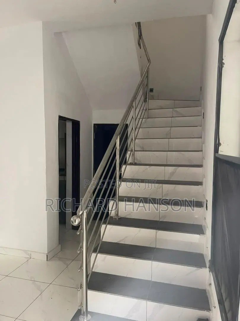 3bdrm Duplex in Non Flooded, Off Lekki-Epe Expressway for rent in Off Lekki-Epe Expressway