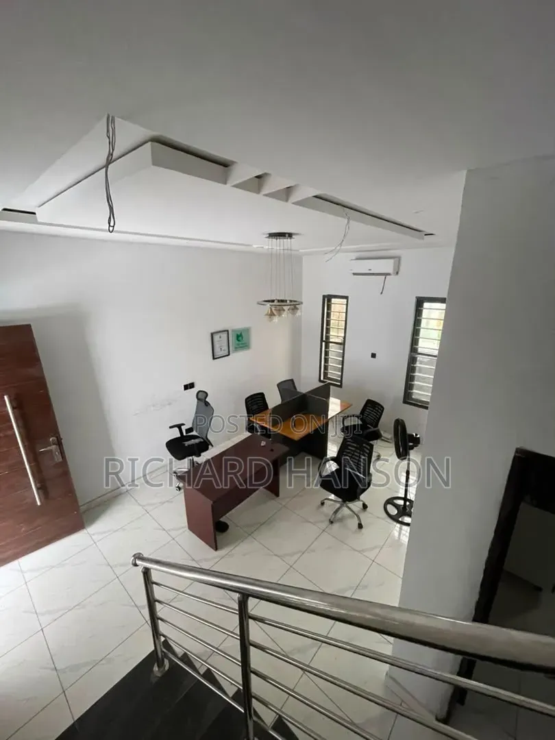 3bdrm Duplex in Non Flooded, Off Lekki-Epe Expressway for rent in Off Lekki-Epe Expressway