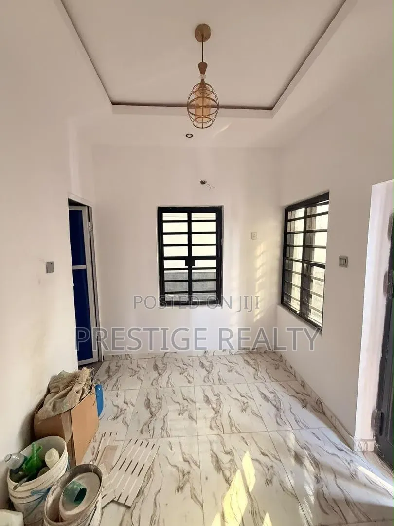 Furnished 3bdrm Duplex in Akobo for sale in Akobo