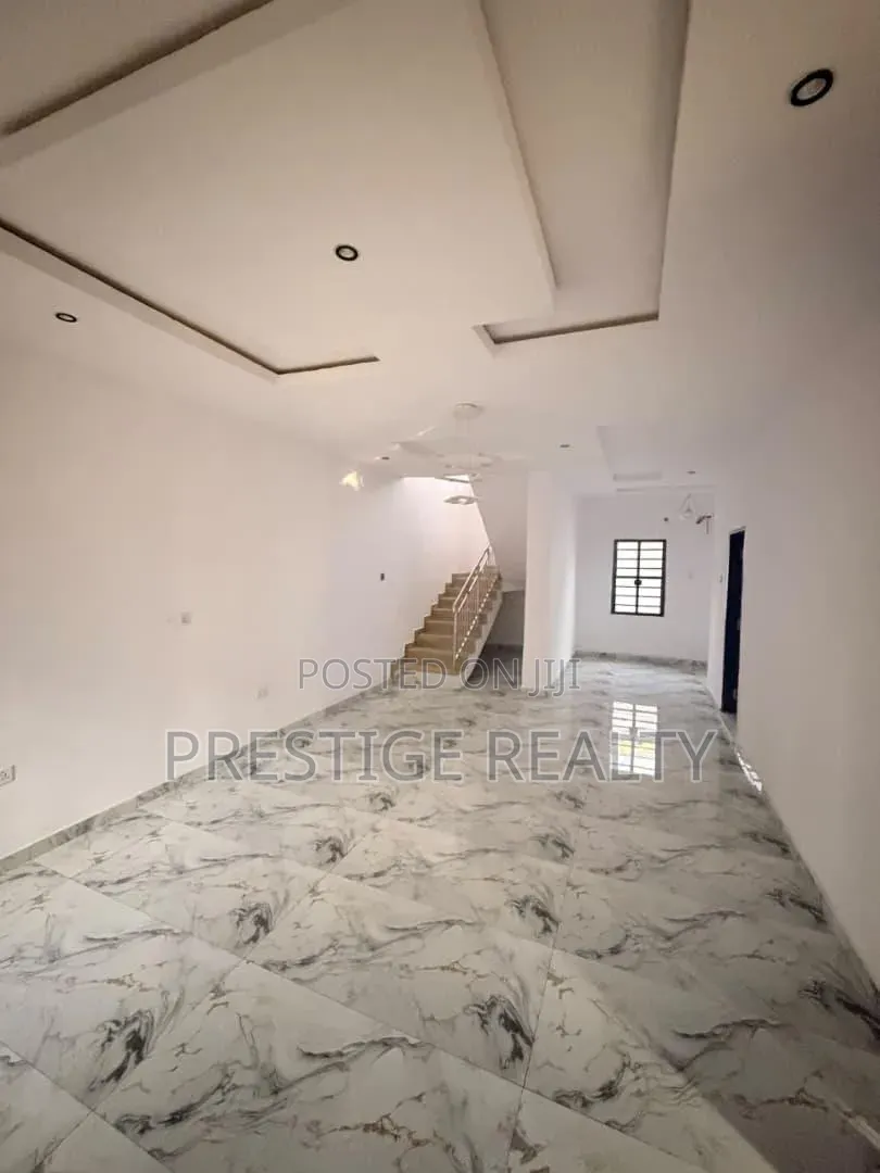 Furnished 3bdrm Duplex in Akobo for sale in Akobo