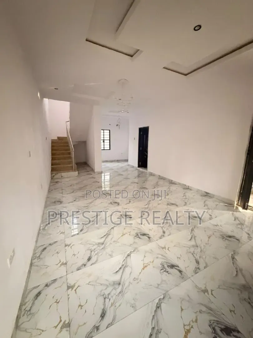 Furnished 3bdrm Duplex in Akobo for sale in Akobo