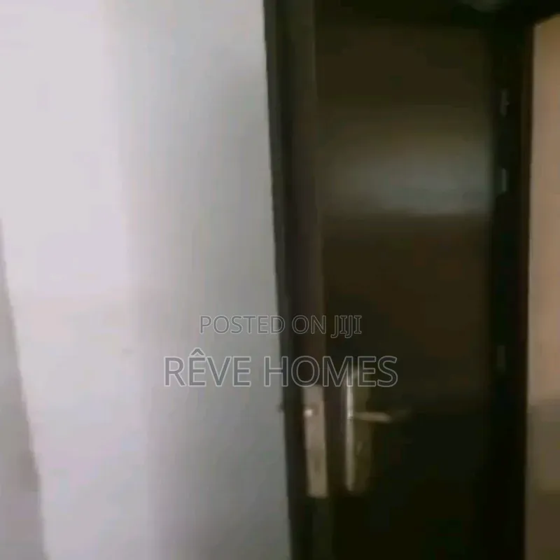 3bdrm Block of Flats in Soluyi for rent in Soluyi