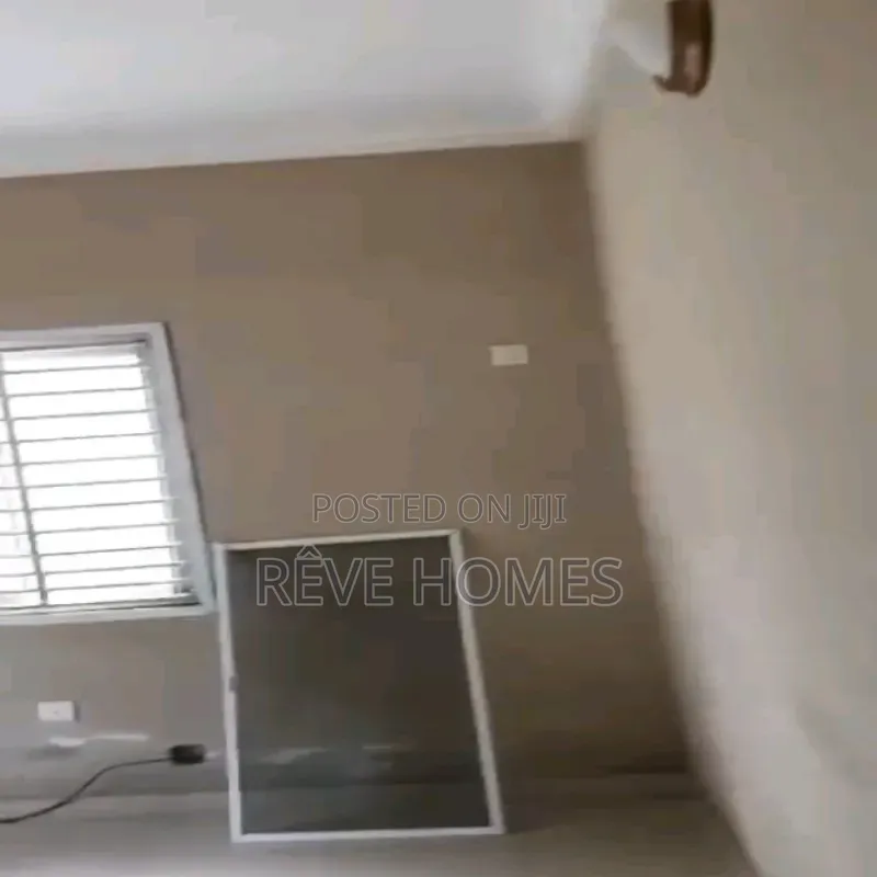3bdrm Block of Flats in Soluyi for rent in Soluyi