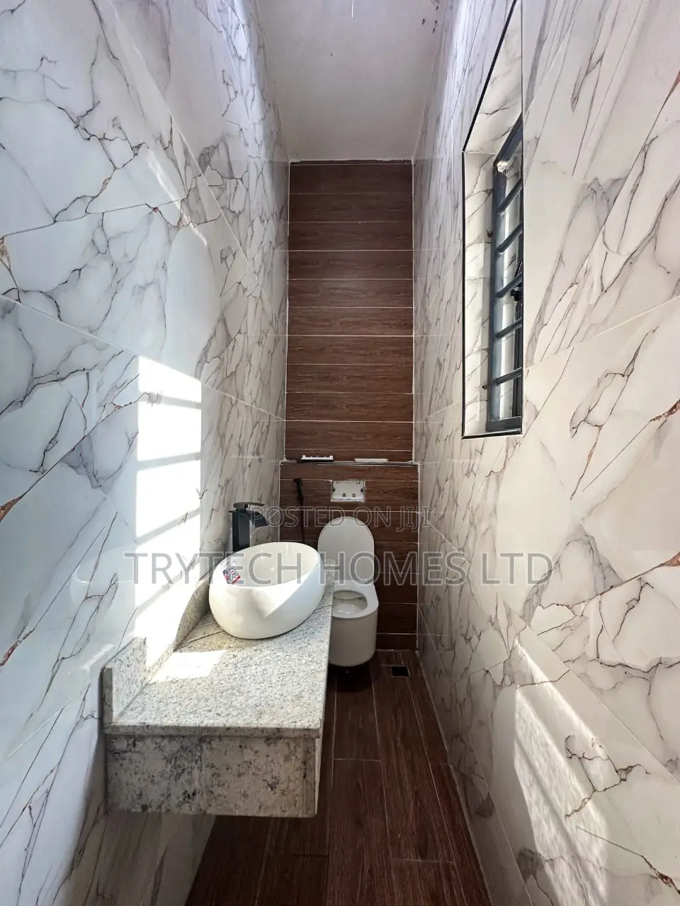 5bdrm Duplex in Mab Global Estate, Bunkoro for sale in Bunkoro